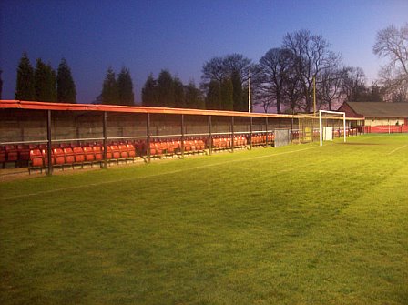 Meir Covered stand at night